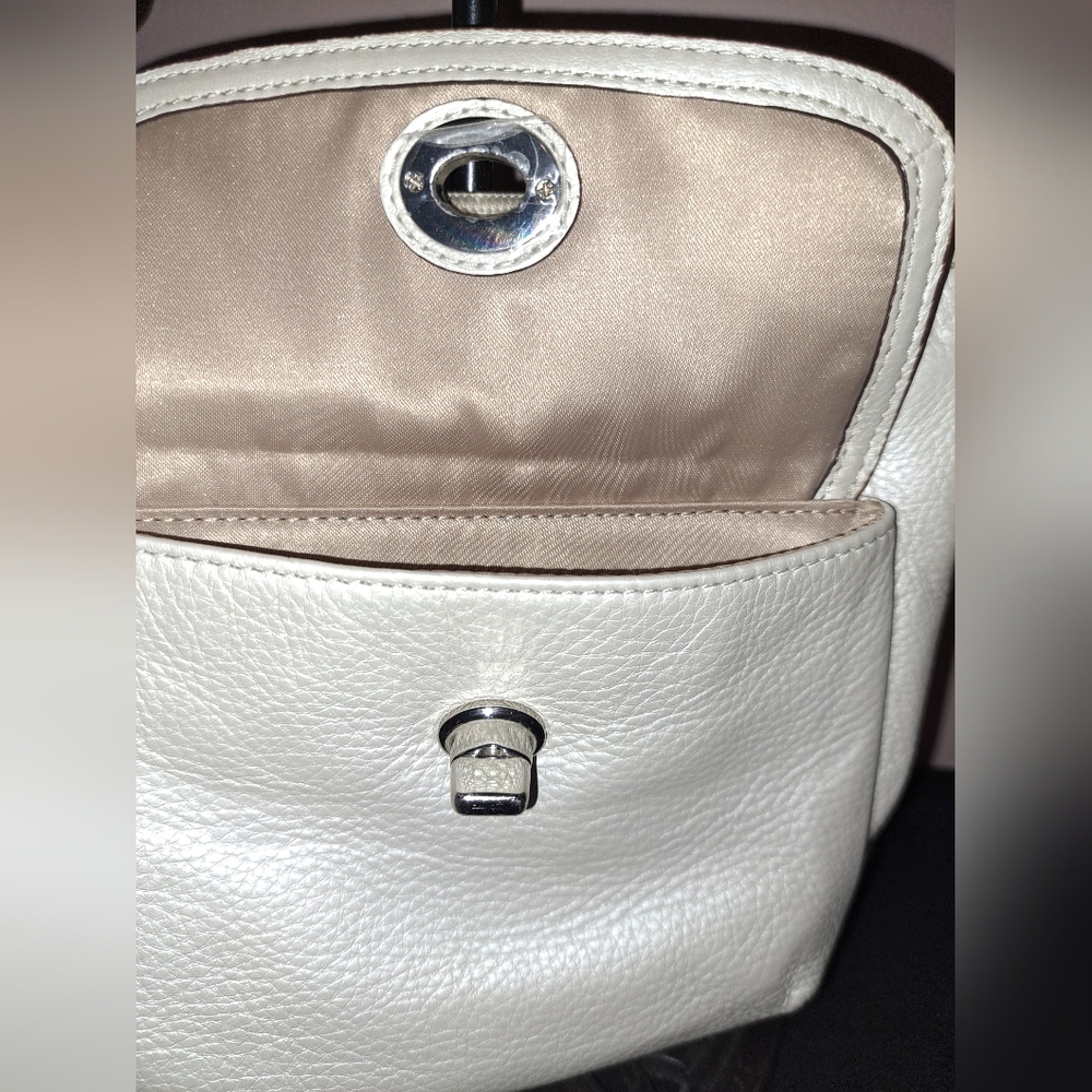 Coach Park Pearl White Leather Swingpack Crossbody Bag!! - Picture 9 of 9